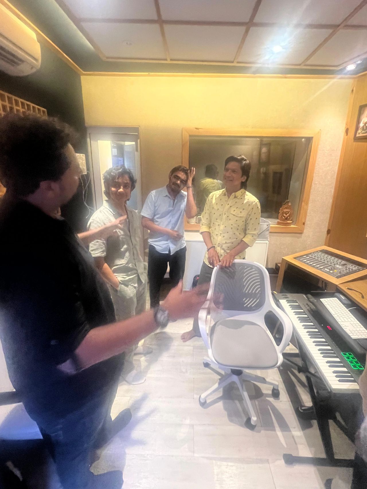 Services Singer Shaan with Aaditya Trivedi